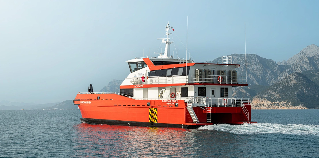 NJORD 32 CTV ensuring safe transfer of crew in offshore conditions