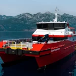 NJORD 32 CTV maintaining stability at zero speed during offshore operations